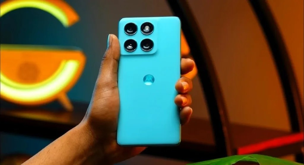 Motorola New 5G Smartphone With 144Hz pOLED Display, Snapdragon Chip and Sleek Vegan Leather Design